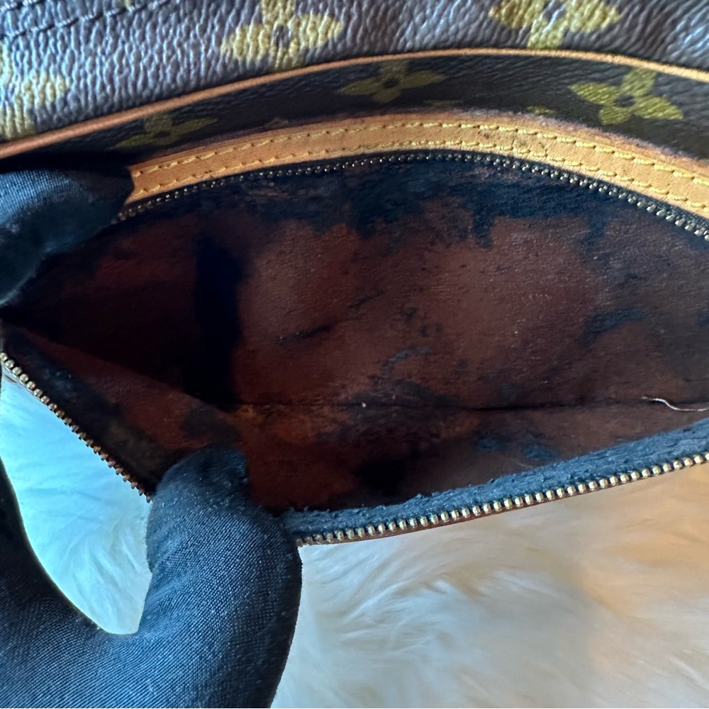 Authentic Louis Vuitton Monogram Saint Germain Crossbody Shoulder Bag - Picture 14 of 15